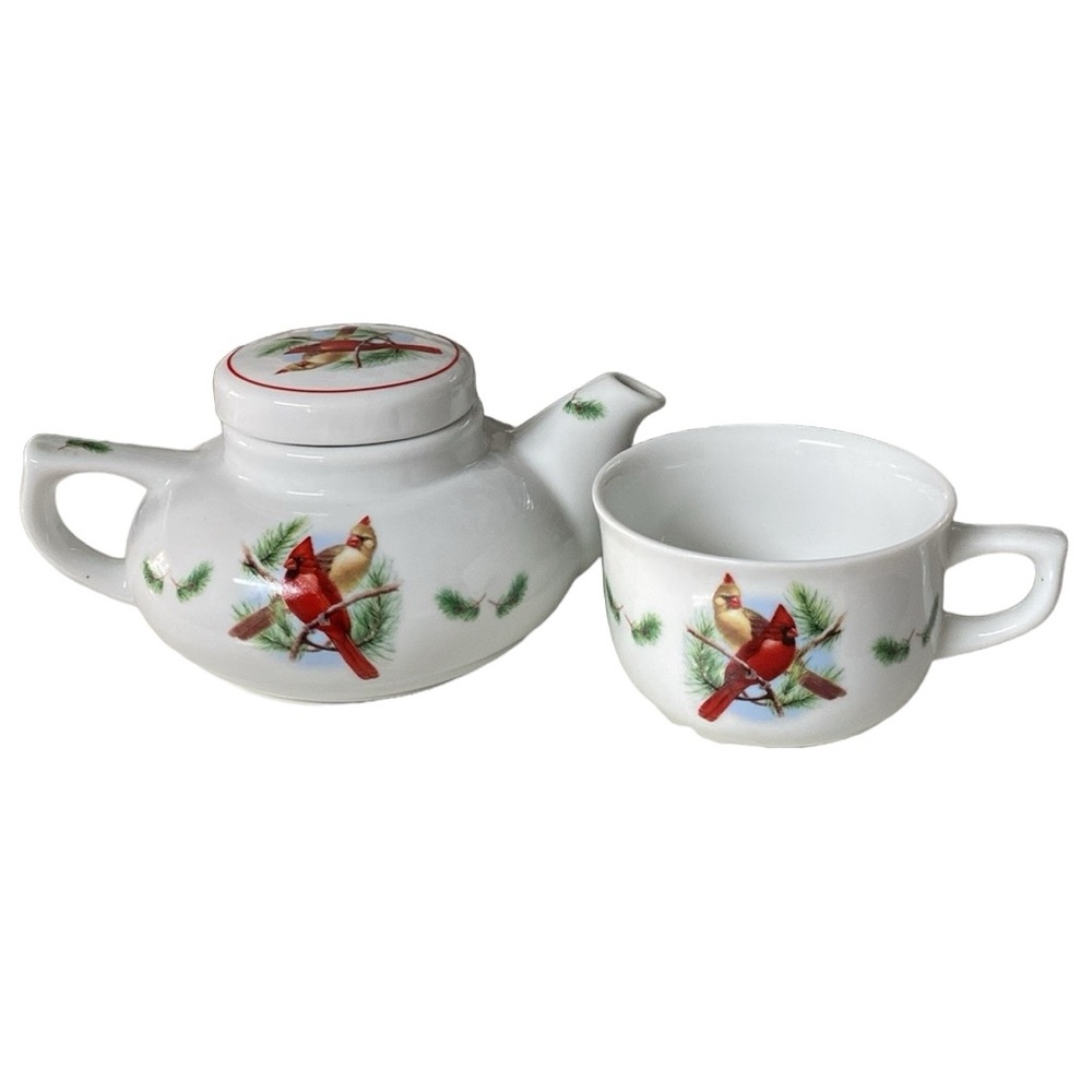 Christmas Holiday Winter Theme Cardinals Tea Set Tea Pot & Cup